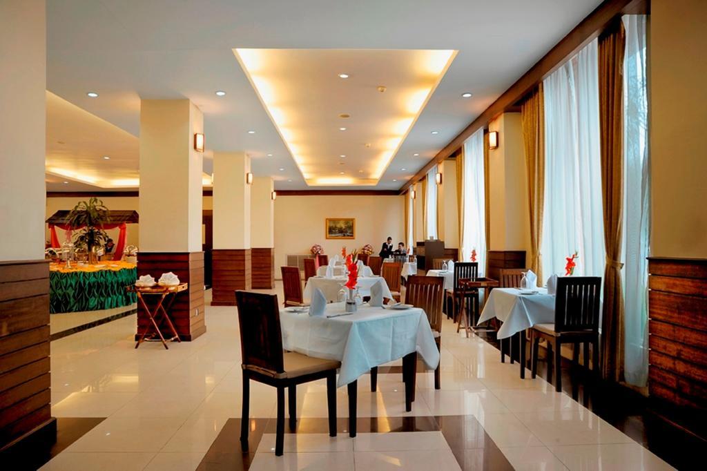Hotel Rangun Kültér fotó