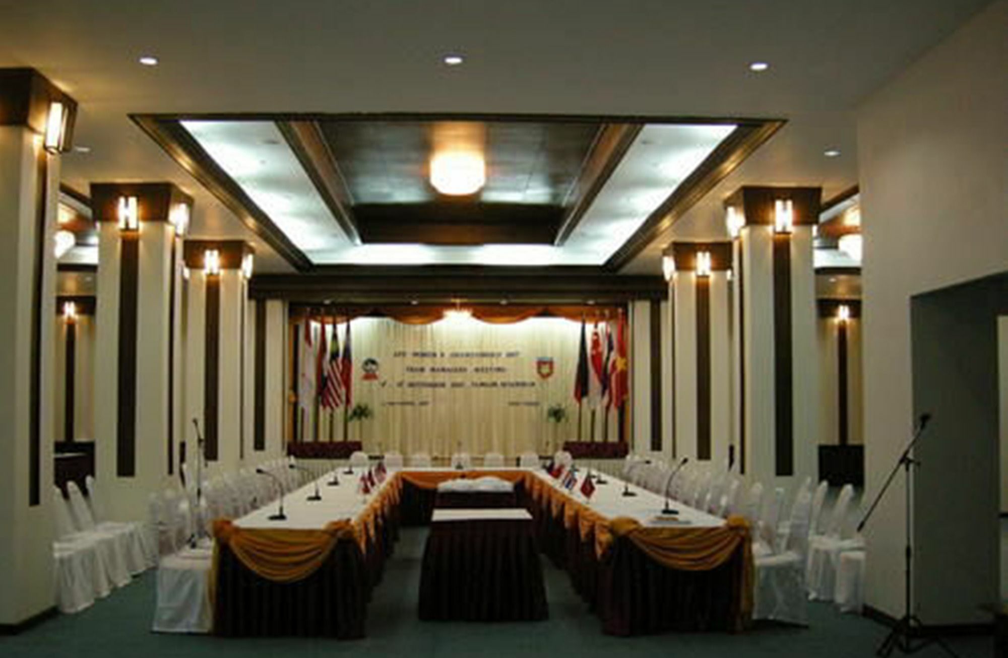 Hotel Rangun Kültér fotó