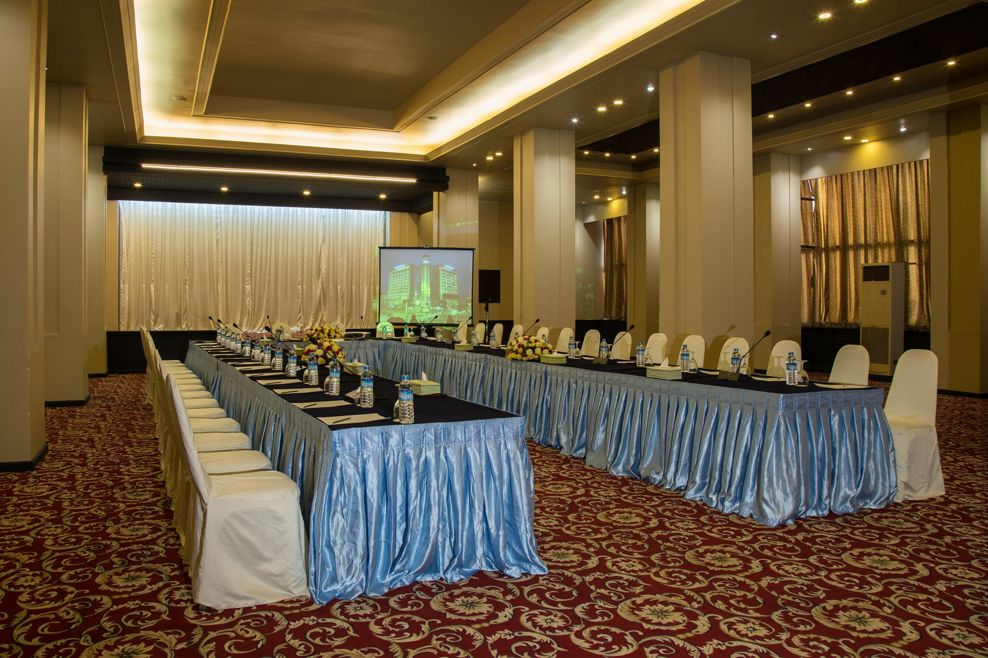 Hotel Rangun Kültér fotó