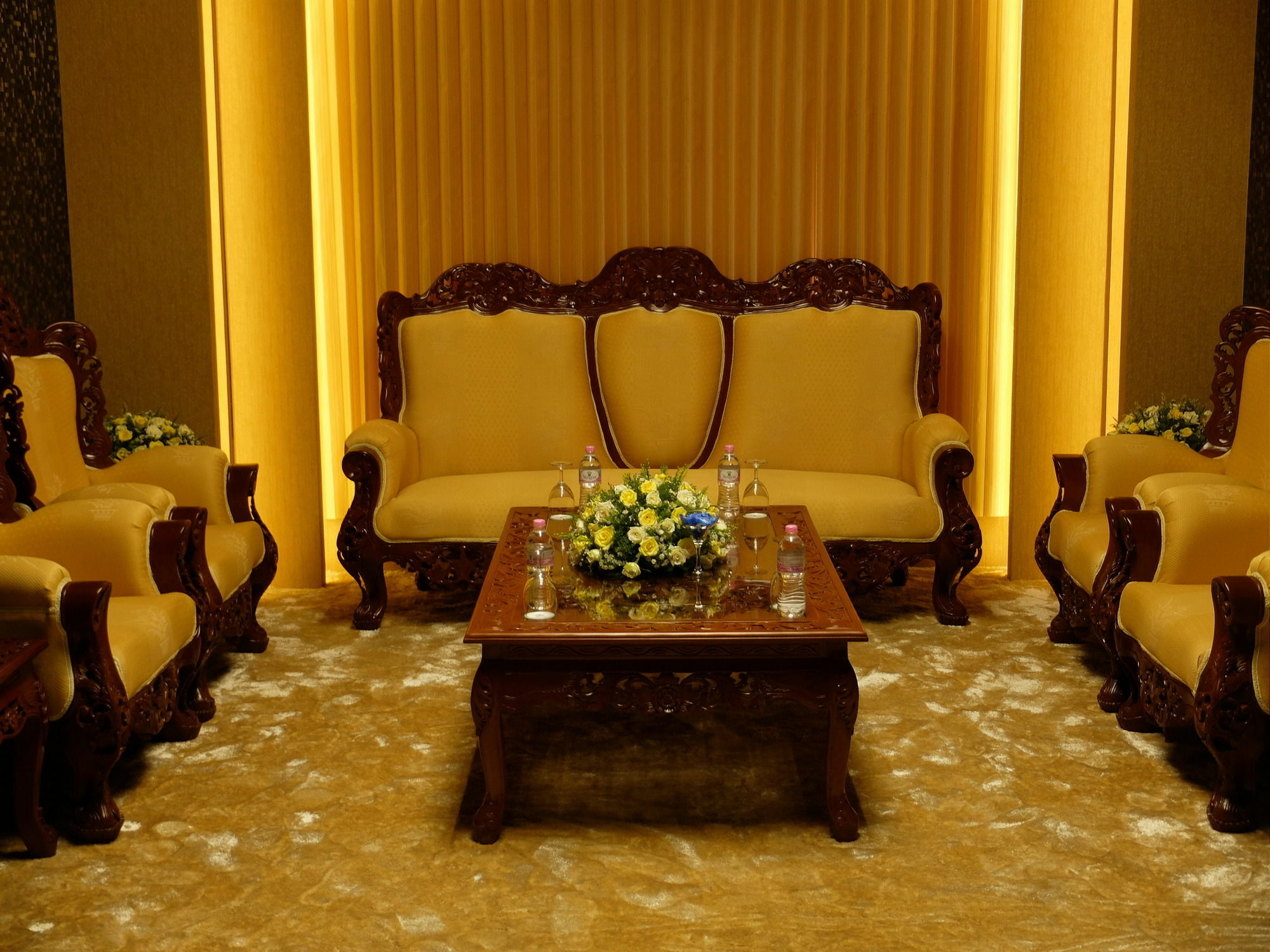 Hotel Rangun Kültér fotó