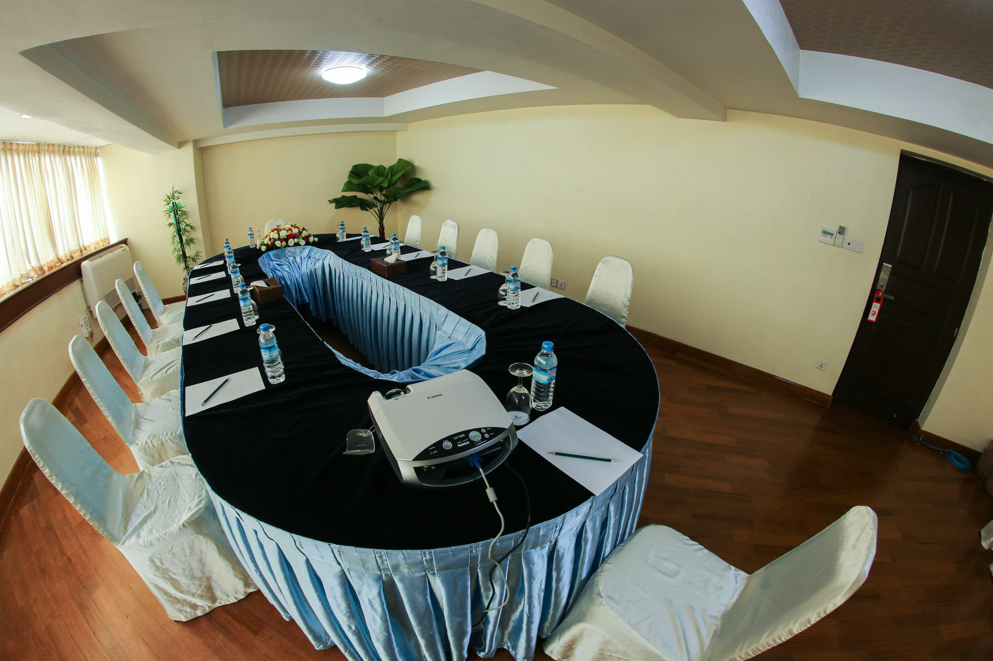 Hotel Rangun Kültér fotó