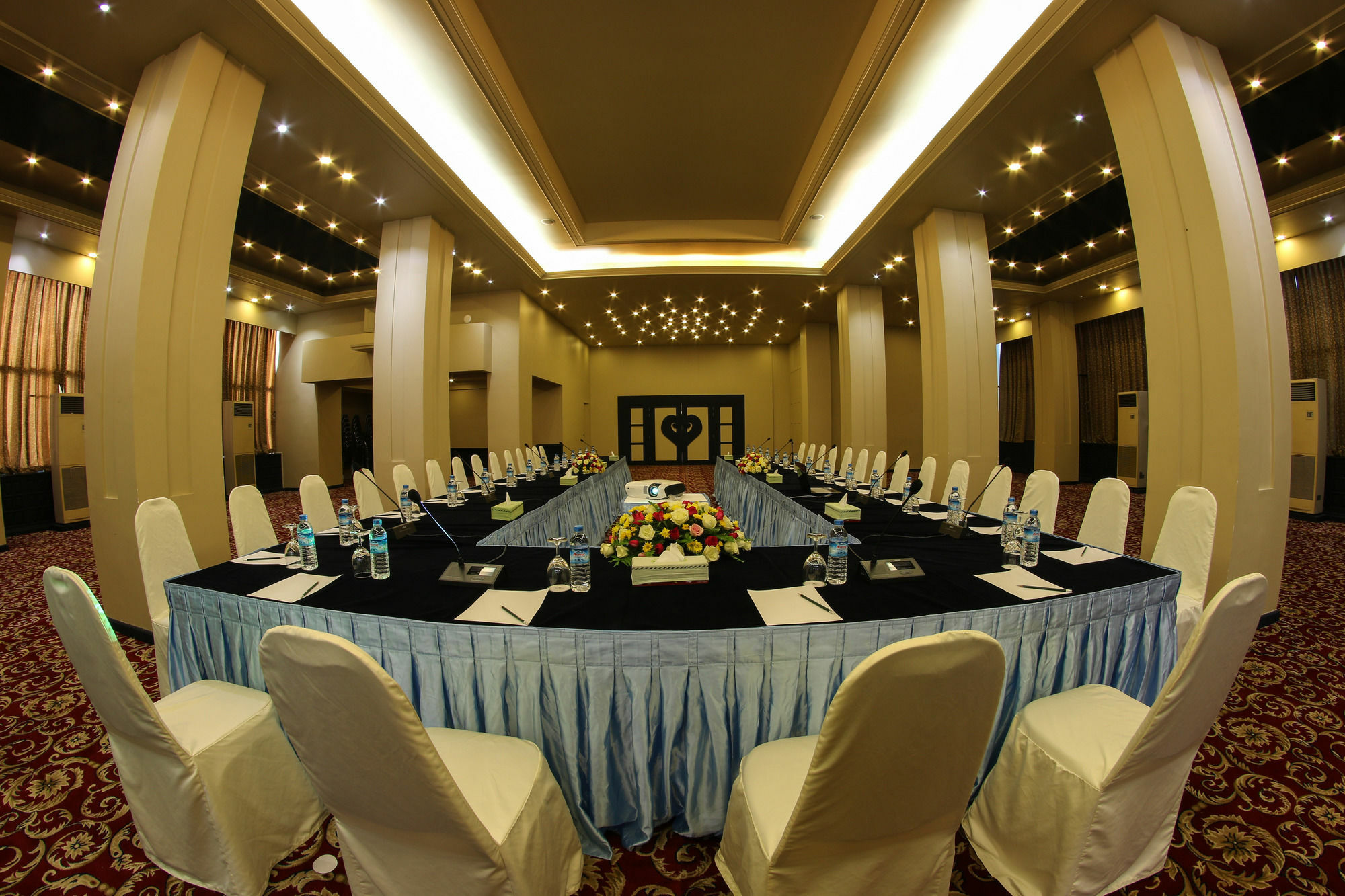 Hotel Rangun Kültér fotó